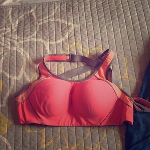 36C VICTORIA SECRET sports bra